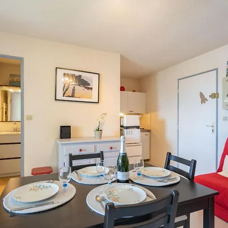 Les Balcons De L'atlantique-11 By Interhome