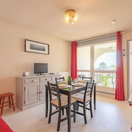 Apartment Les Balcons De L'atlantique-11 By Interhome Pontaillac